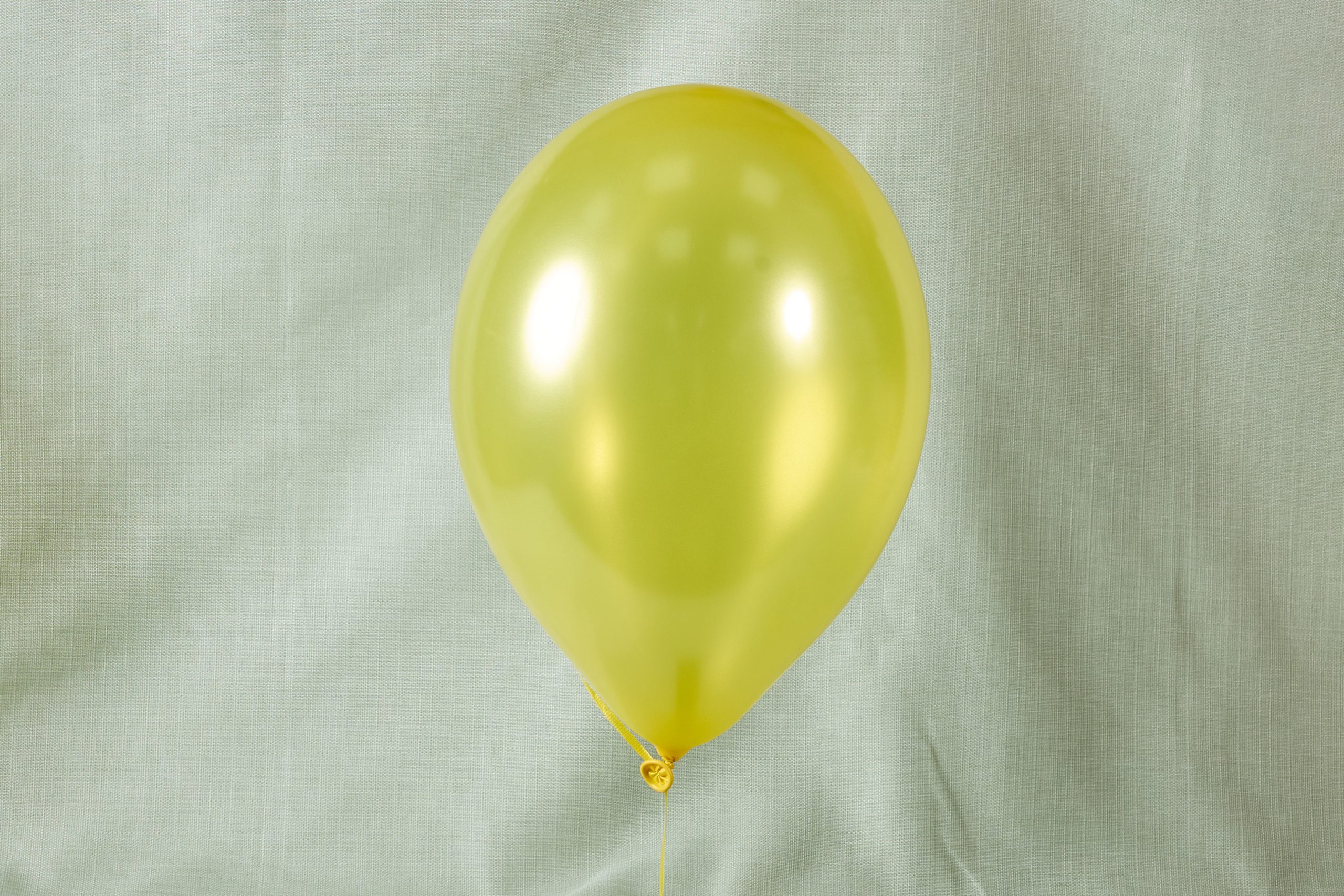 בלון צהוב